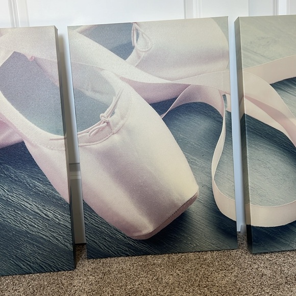 16” x 24” x 3 Pointe Shoe Canvas Set - Picture 4 of 7
